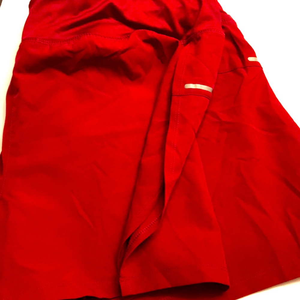 Avia Wine Shorts Size 20